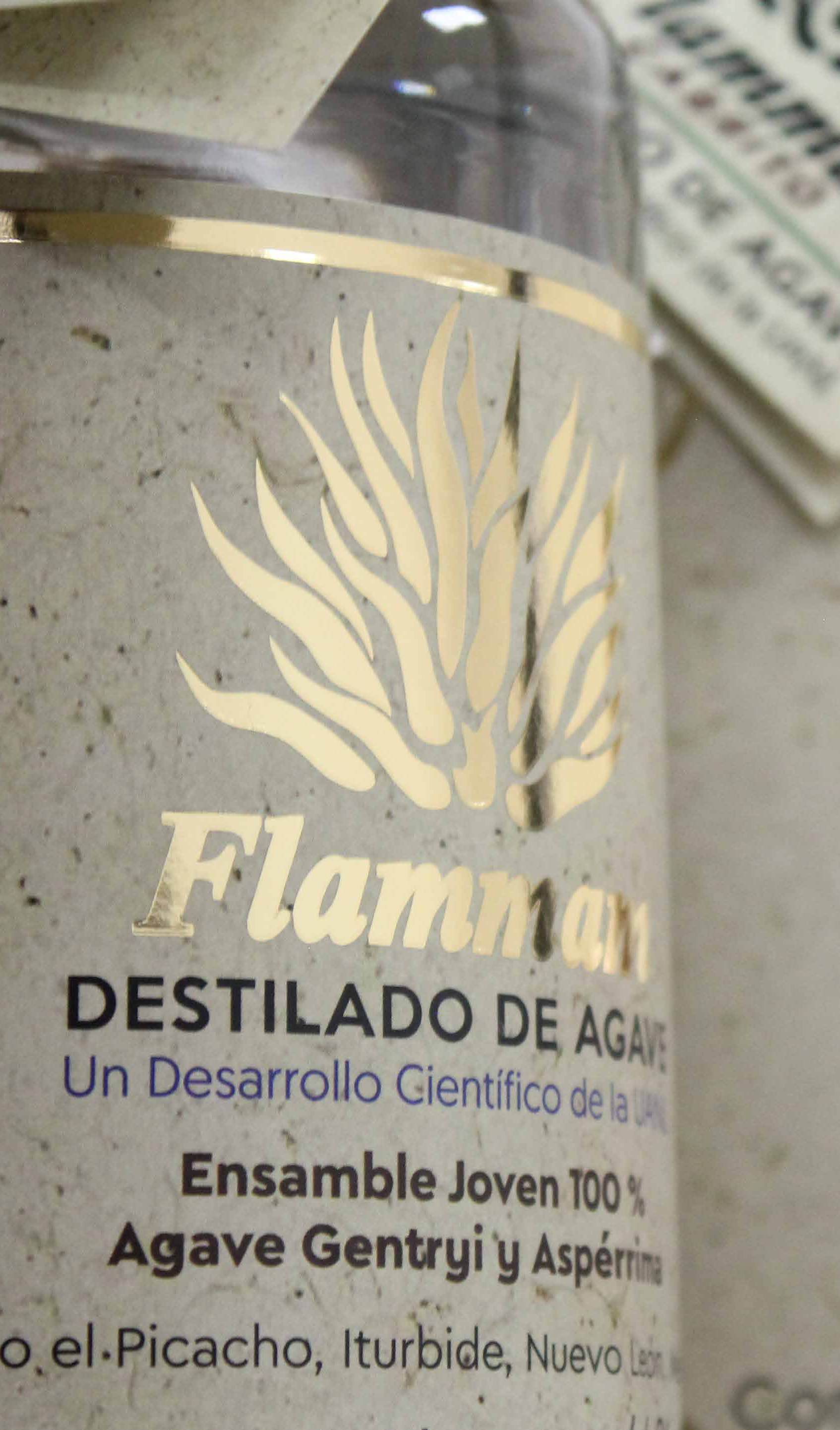 Detalle de la etiqueta Flammam